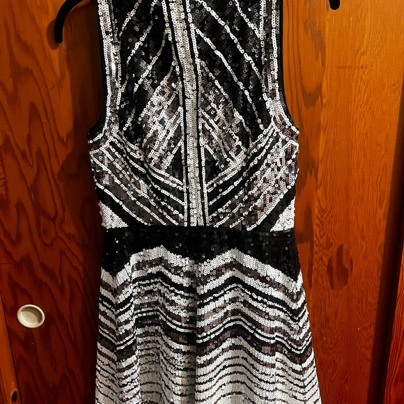 Guess Sequin dress - Picture 4 of 7
